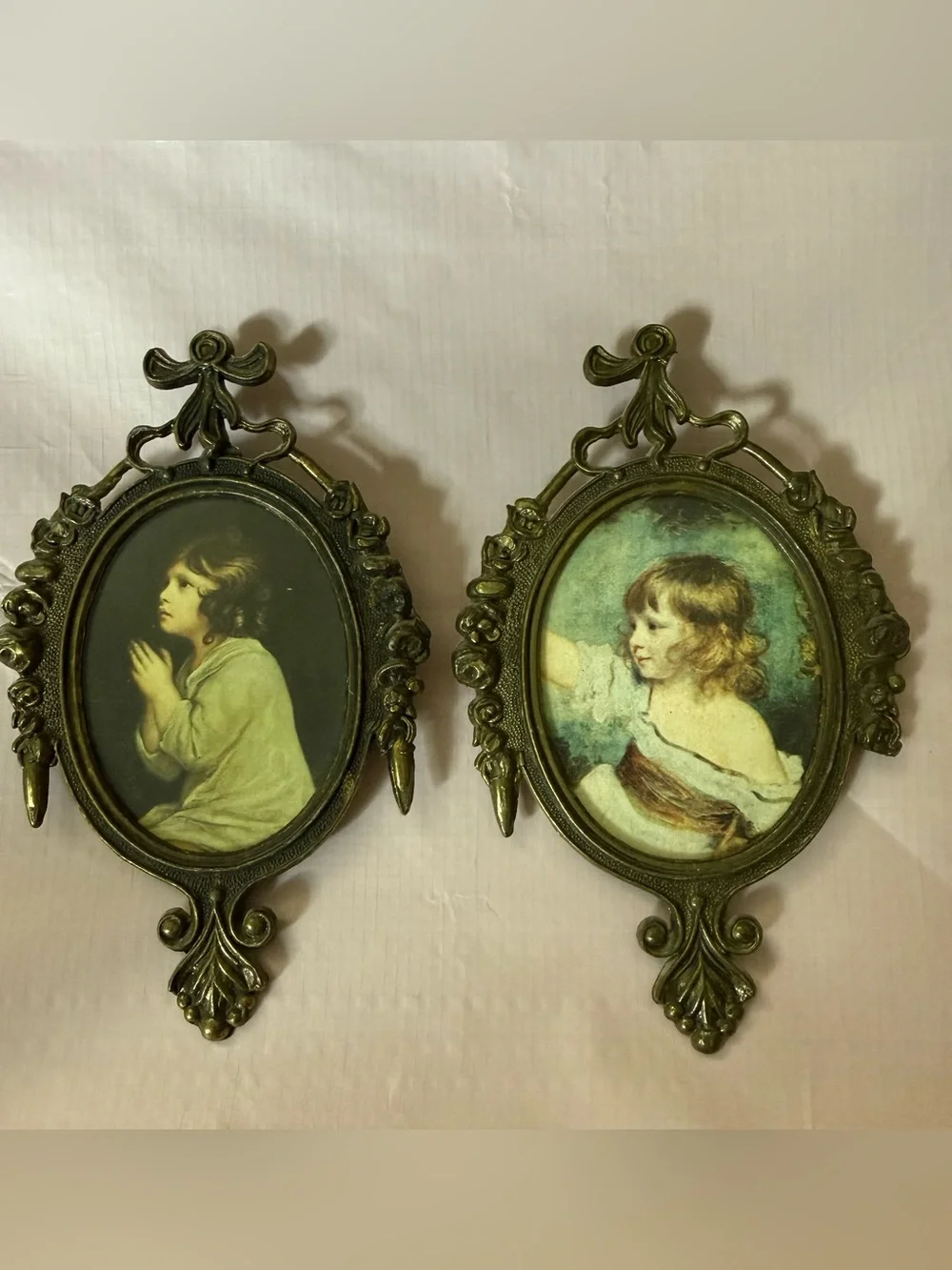 Vintage Victorian Pair of Oval Metal Wall Pictures Two Children One Praying OSP